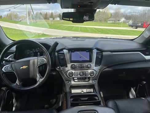 Used 2020 Chevrolet Tahoe Premier AWD/4WD image 17