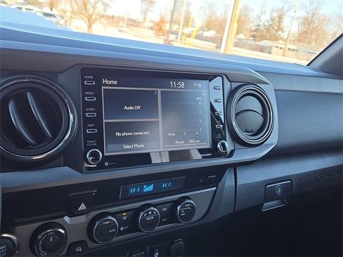 Used 2023 Toyota Tacoma TRD Off-Road image 10