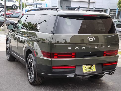 Used 2025 Hyundai Santa Fe SEL FWD image 6