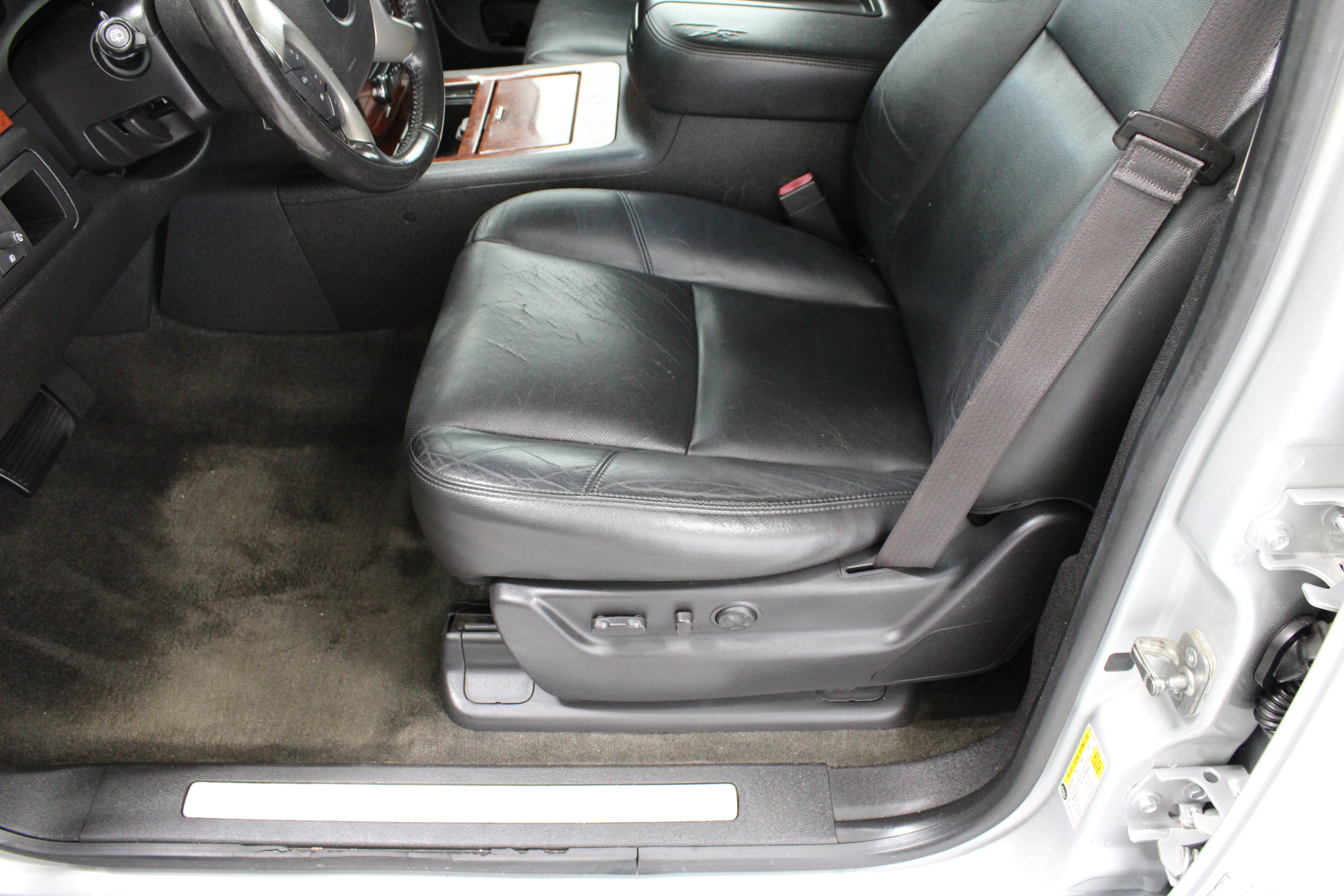 Used 2013 Chevrolet Tahoe LTZ RWD image 15