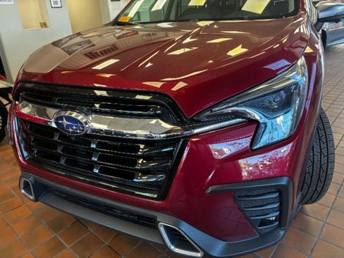 Used 2023 Subaru Ascent Touring AWD/4WD image 9
