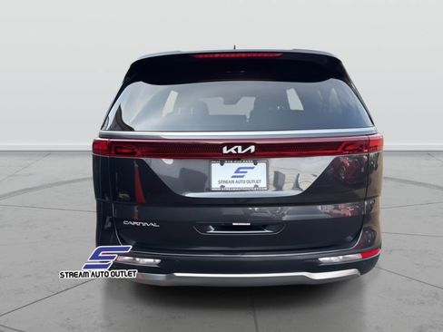 Used 2024 Kia Carnival SX image 5