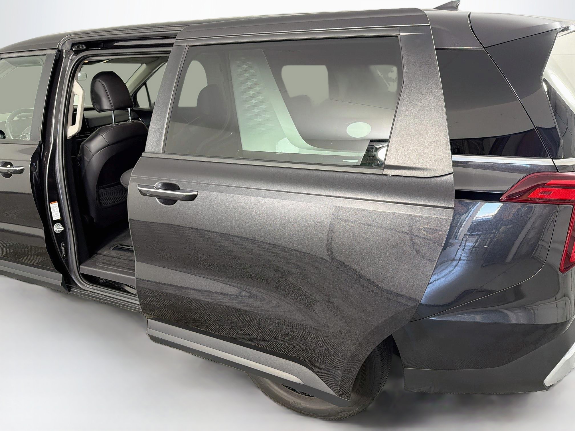 Used 2026 Kia Carnival FWD image 27