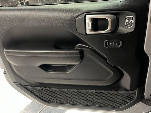 Used 2021 Jeep Wrangler Unlimited Sport image 17