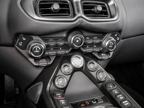 Used 2023 Aston Martin V8 Vantage Roadster image 23