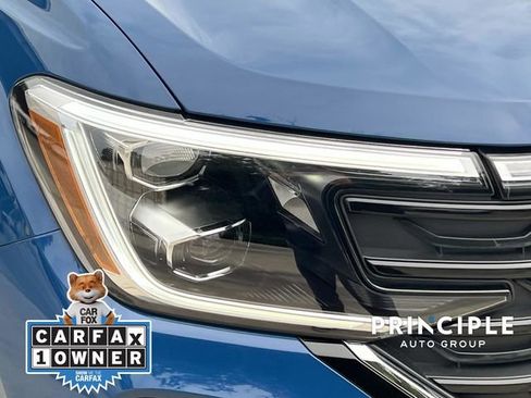 Used 2025 Volkswagen Atlas Cross Sport SE FWD image 9