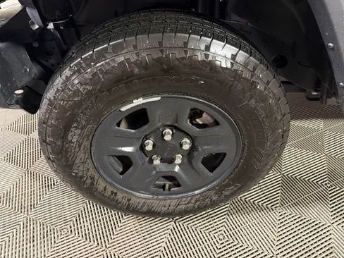 Used 2025 Jeep Wrangler Unlimited Sport AWD/4WD image 16