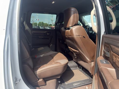 Used 2025 RAM 2500 Limited AWD/4WD image 19