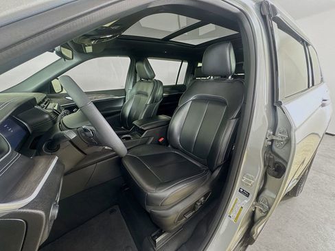 Used 2024 Jeep Grand Cherokee L Limited w/ Black Appearance Package image 12