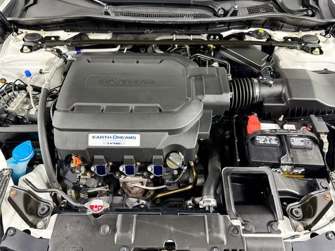 Used 2017 Honda Accord Touring image 14