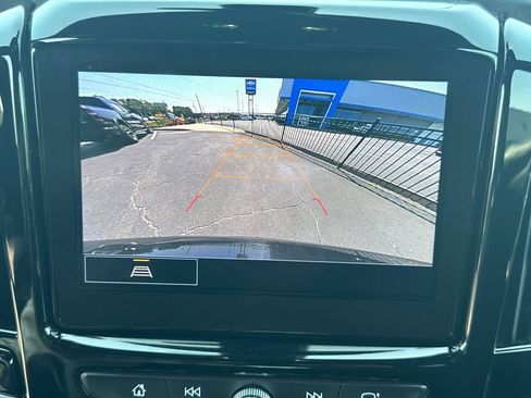 Used 2023 Chevrolet Traverse LT image 31