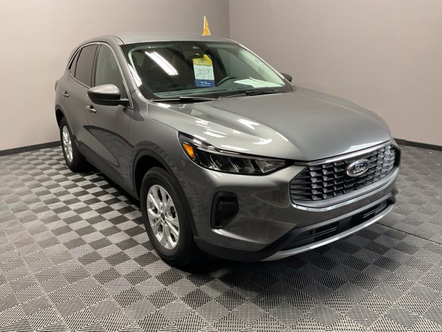 Used 2024 Ford Escape Active AWD/4WD image 2