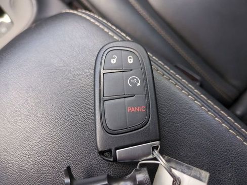 Used 2016 Jeep Cherokee Limited AWD/4WD image 32