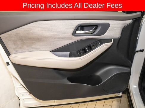 Used 2021 Nissan Rogue SV FWD image 11