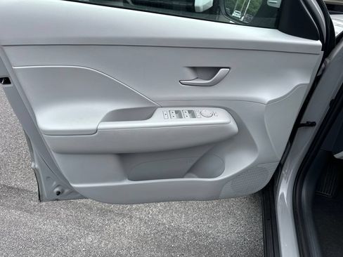 Used 2025 Hyundai Kona SEL AWD/4WD image 11