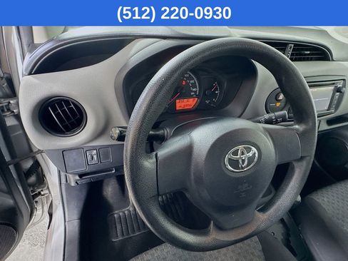 Used 2016 Toyota Yaris L image 12