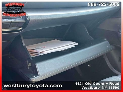 Used 2023 Toyota Prius LE image 30