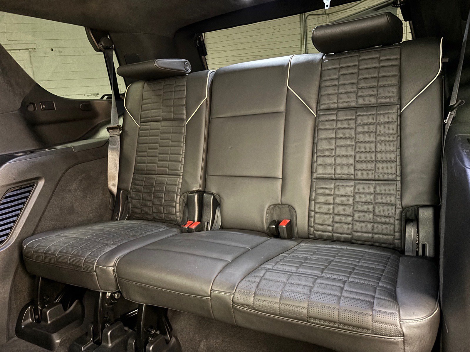 Used 2023 Cadillac Escalade Sport Platinum w/ LPO, ONYX Package AWD/4WD image 28