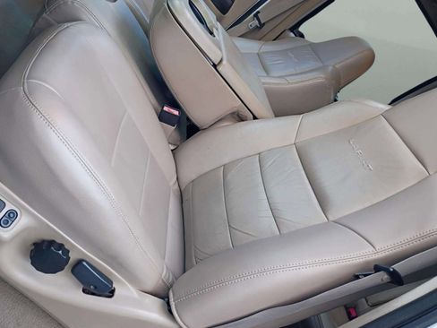 Used 2006 Ford F350 Lariat image 13