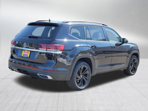 Certified 2022 Volkswagen Atlas SE image 7