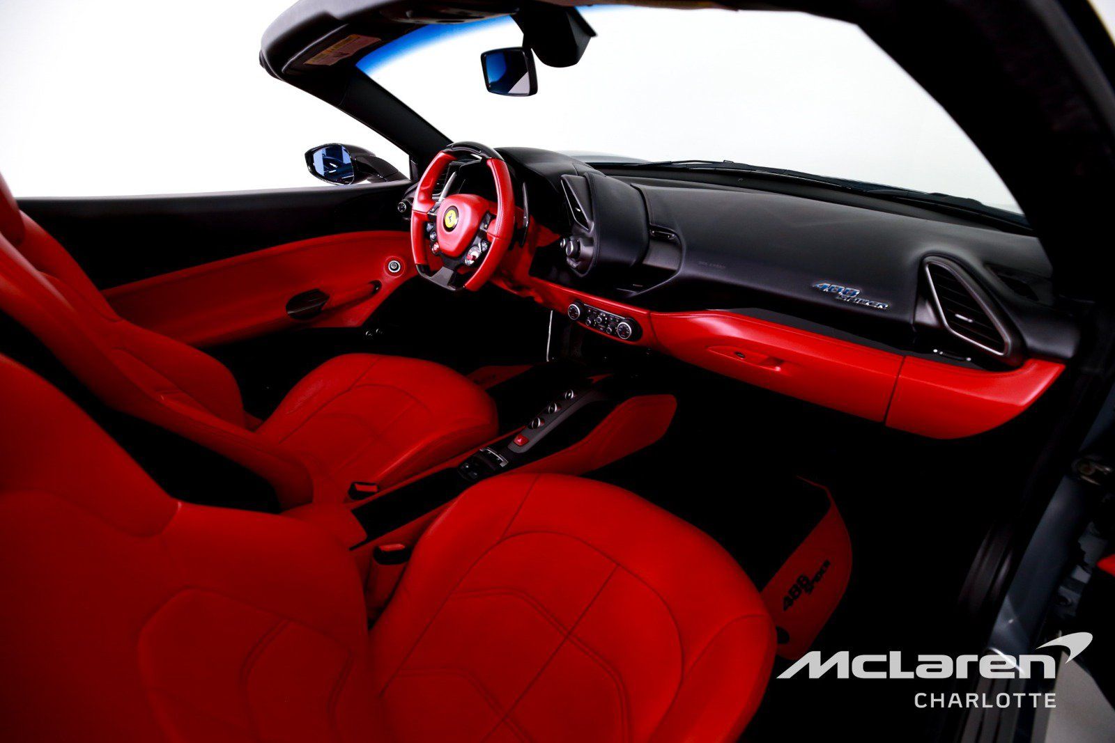 Used 2019 Ferrari 488 Spider RWD image 19