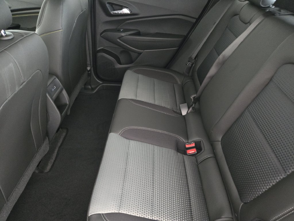 New 2026 Chevrolet Trax LT w/ LT Convenience Package FWD image 34