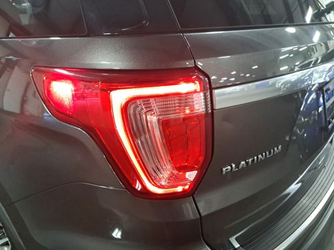 Used 2018 Ford Explorer Platinum AWD/4WD image 35