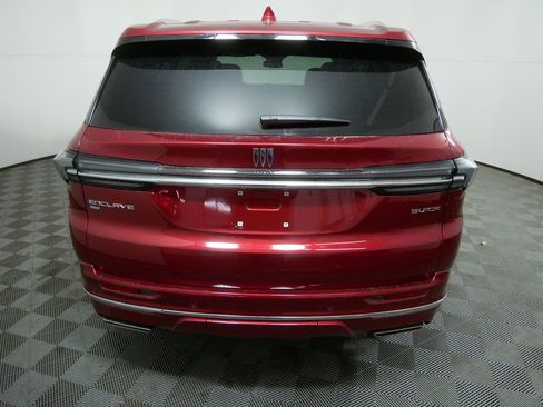 Used 2025 Buick Enclave Avenir image 4