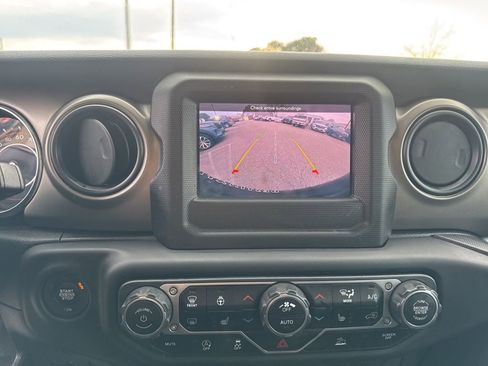 Used 2021 Jeep Wrangler Unlimited Sport image 17