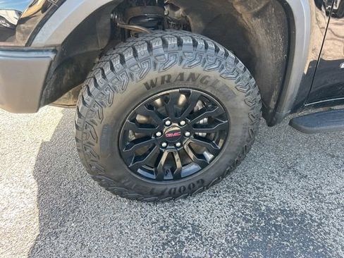 Used 2023 GMC Sierra 1500 AT4X image 10