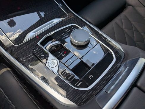 Used 2026 BMW X5 sDrive40i w/ M Sport Package RWD image 16