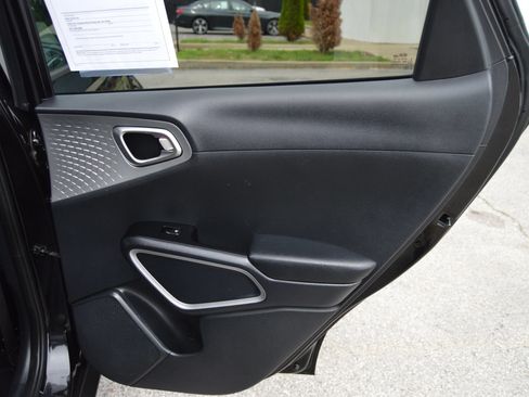 Used 2020 Kia Soul LX FWD image 23