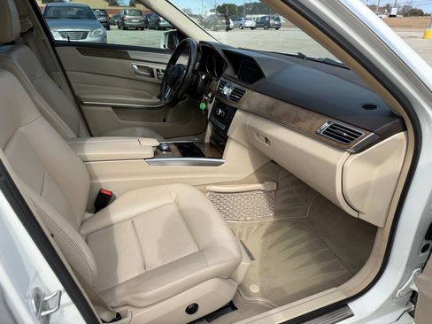 Used 2014 Mercedes-Benz E 350 Sedan image 28