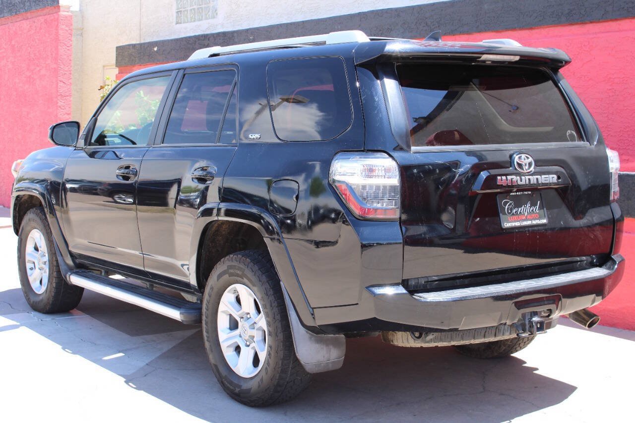 Used 2017 Toyota 4Runner SR5 AWD/4WD image 8