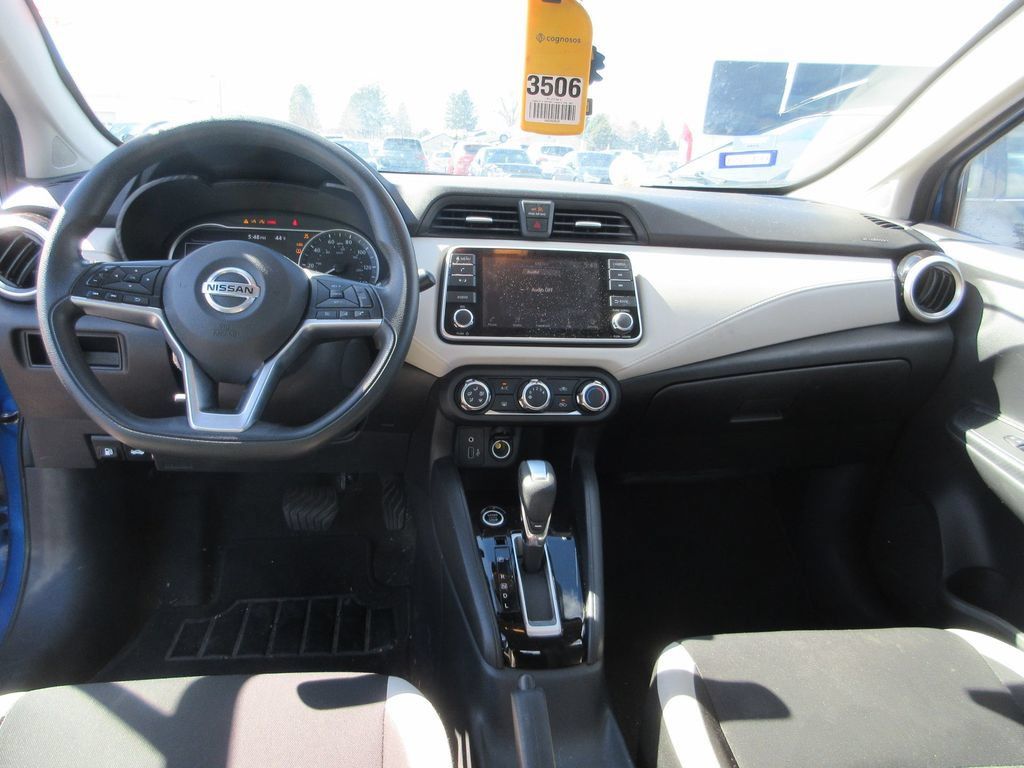 Used 2021 Nissan Versa SV FWD image 11