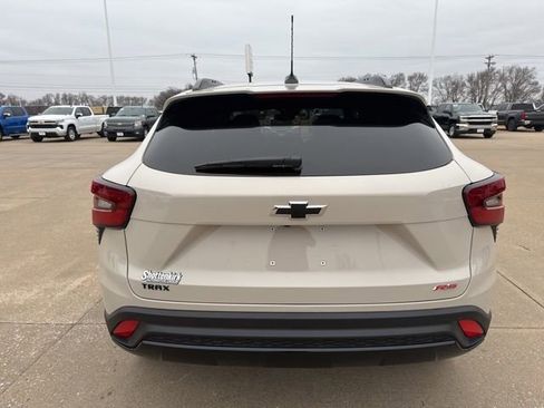 New 2026 Chevrolet Trax RS w/ Sunroof Package image 4
