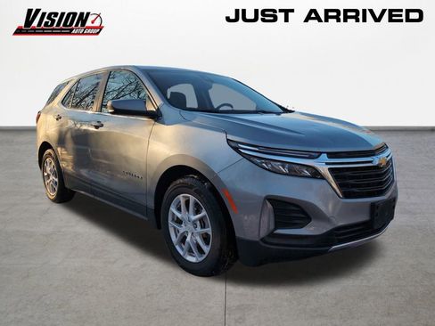 Used 2024 Chevrolet Equinox LT image 3