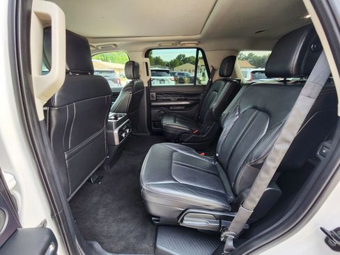 Used 2019 Ford Expedition Platinum image 16