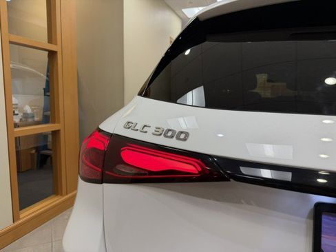 Certified 2025 Mercedes-Benz GLC 300 image 25