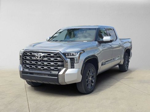 Used 2022 Toyota Tundra Platinum w/ Advanced Package AWD/4WD image 9