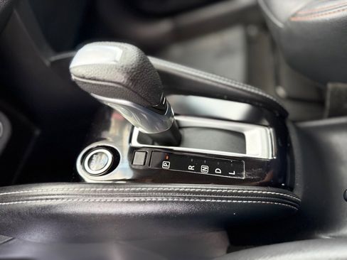 Used 2020 Nissan Kicks SR w/ SR Premium Package image 21