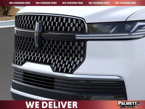New 2025 Lincoln Navigator Reserve AWD/4WD image 17