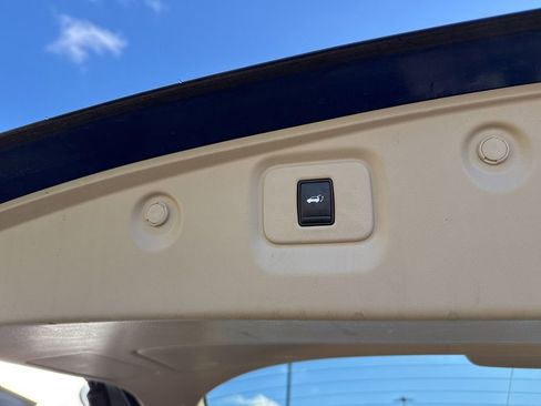 Used 2018 Nissan Pathfinder SL w/ SL Premium Package image 8