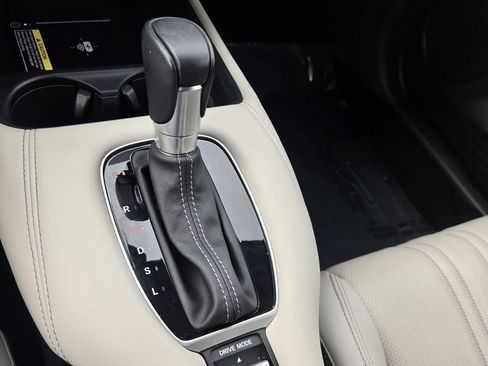 Certified 2025 Honda HR-V EX-L image 18