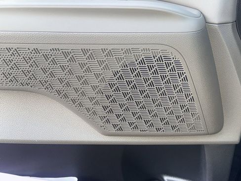 New 2026 Kia Carnival LXS FWD image 18