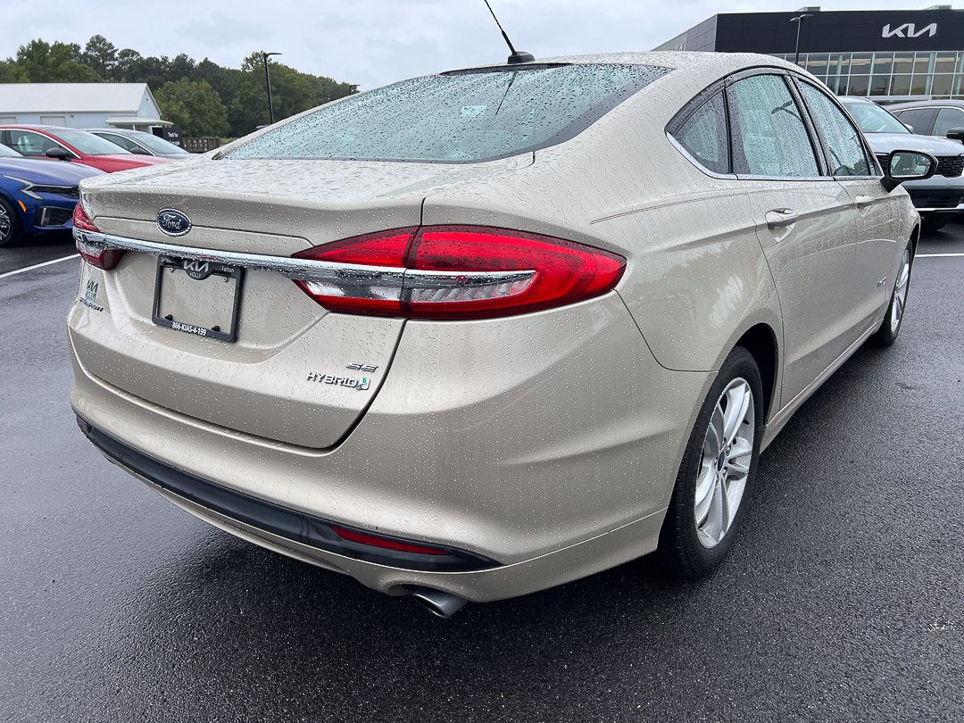 Used 2018 Ford Fusion SE FWD image 7