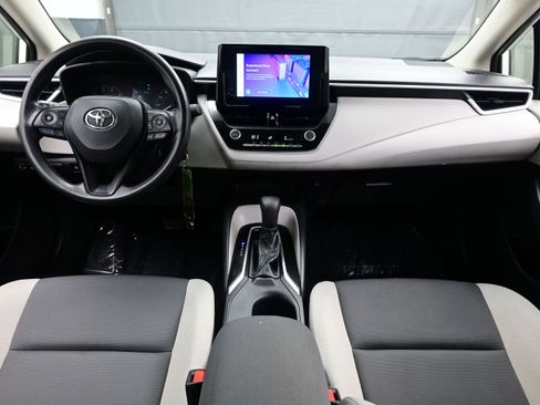 Used 2025 Toyota Corolla LE image 16
