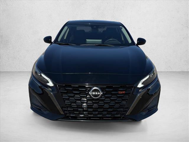 Used 2024 Nissan Altima 2.5 SR w/ SR Premium Package FWD image 2