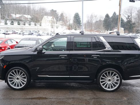 Used 2022 Cadillac Escalade Luxury image 11