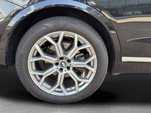 Used 2025 BMW X7 xDrive40i w/ Climate Comfort Package image 14